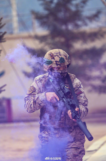 上新！武警实战演训高清壁纸