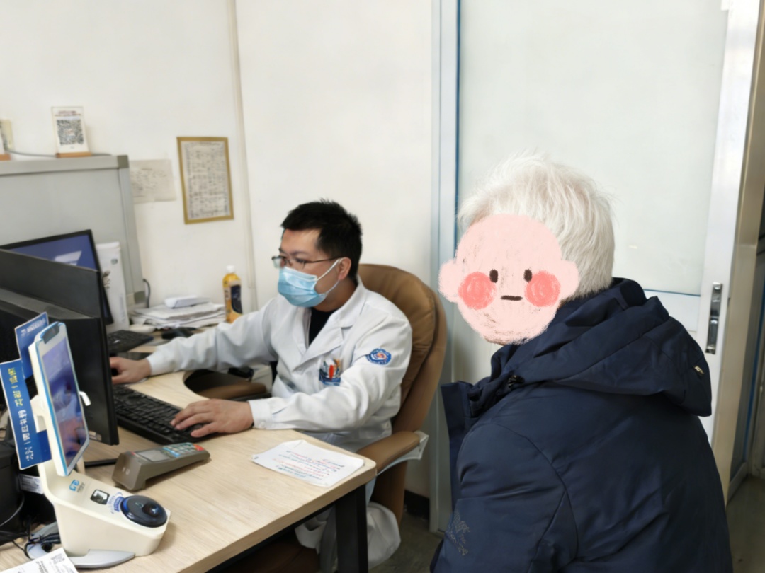 “按着按着，腰更疼了！”72岁爷爷用子女送来的按摩椅按摩，突发骨折