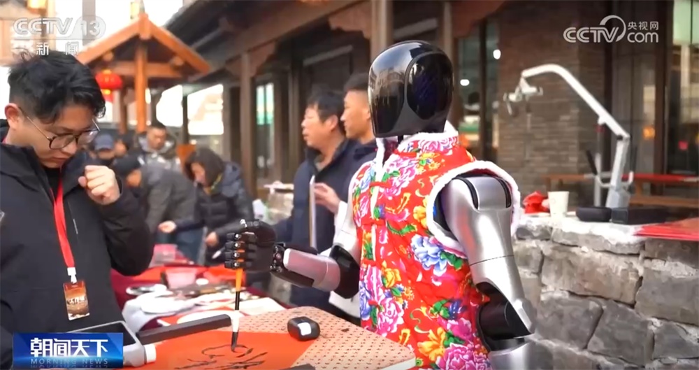 年货市场持续升温“拉满”新春氛围感 特色活动“文化味”浓打造视听盛宴