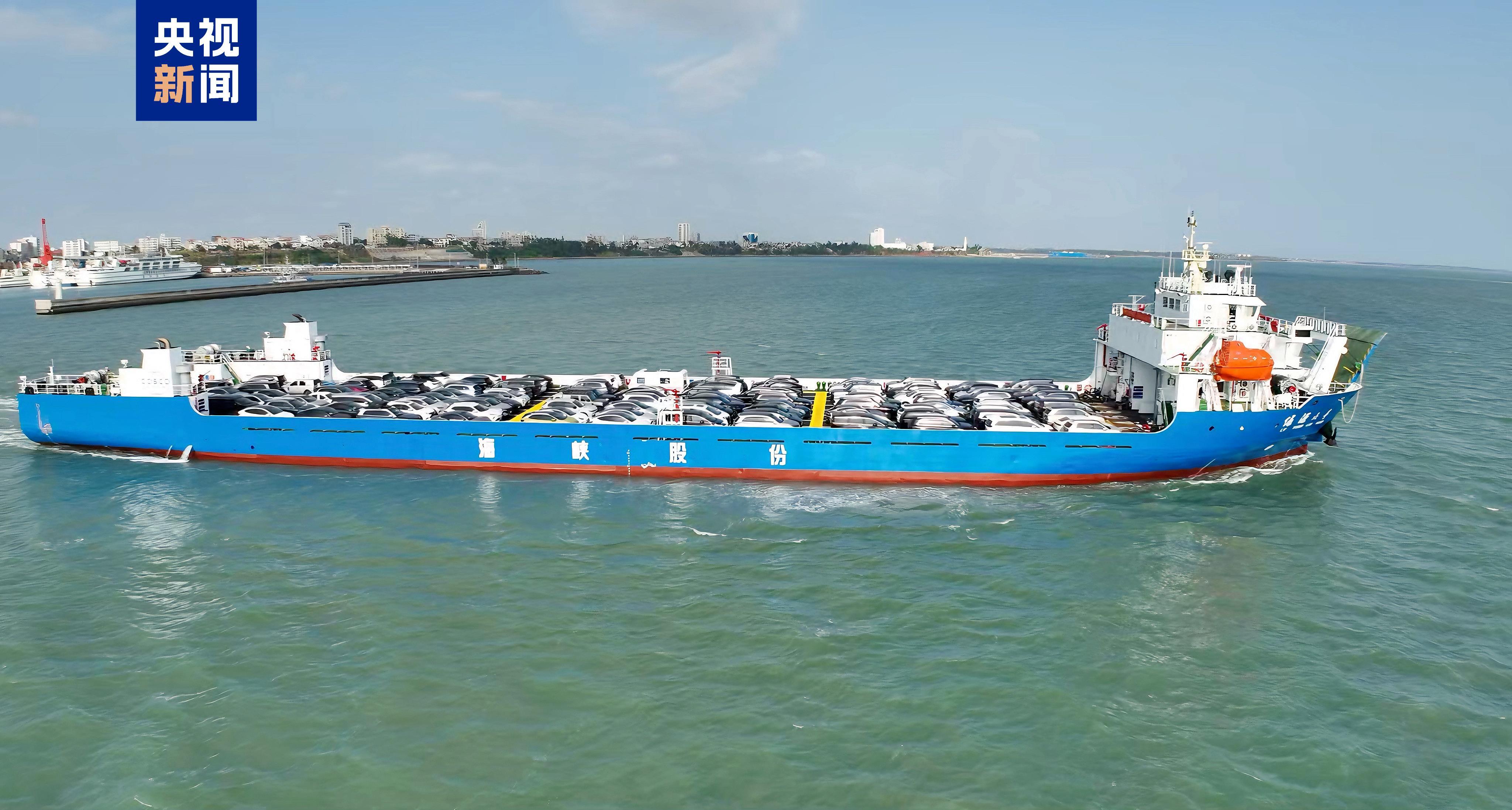 琼州海峡节前进岛高峰到来 春运前十一日客运量超130万人次