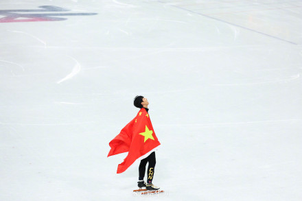 短道速滑综合：孙龙1000米夺银 荷兰队两金一纪录