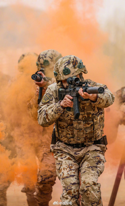 上新！武警实战演训高清壁纸