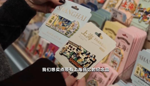 “到中国过年成热潮” 外国人沉浸式体验中国年 “到中国过年成热潮” 外国人沉浸式体验中国年