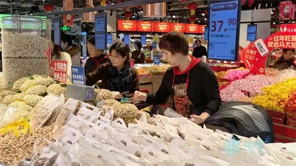 除夕将至年味浓！哈市年货采购迎高峰