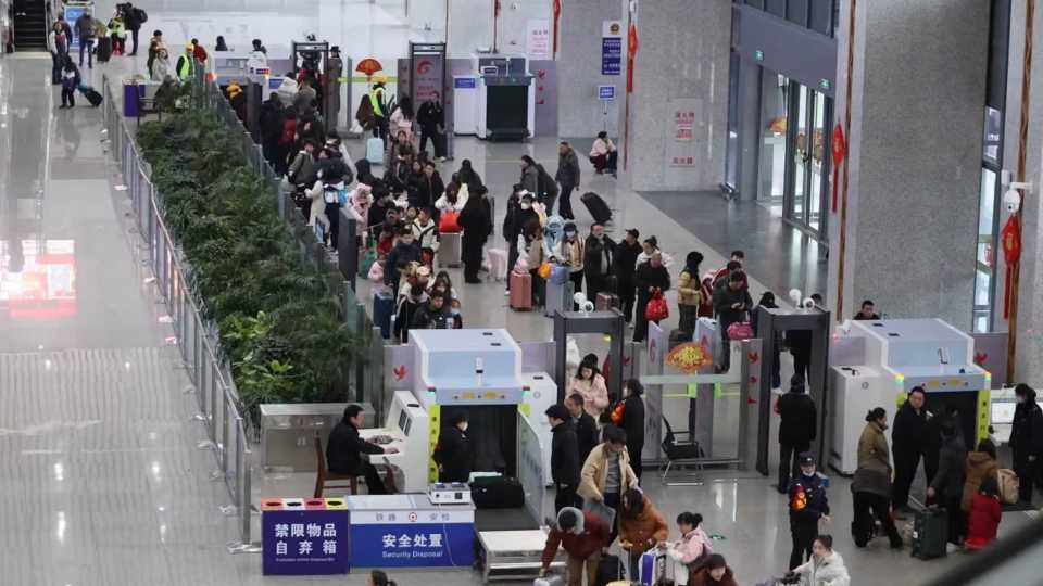 返乡工具过安检被拦？张家界西站+邮政暖心护航：免费寄递安全到家