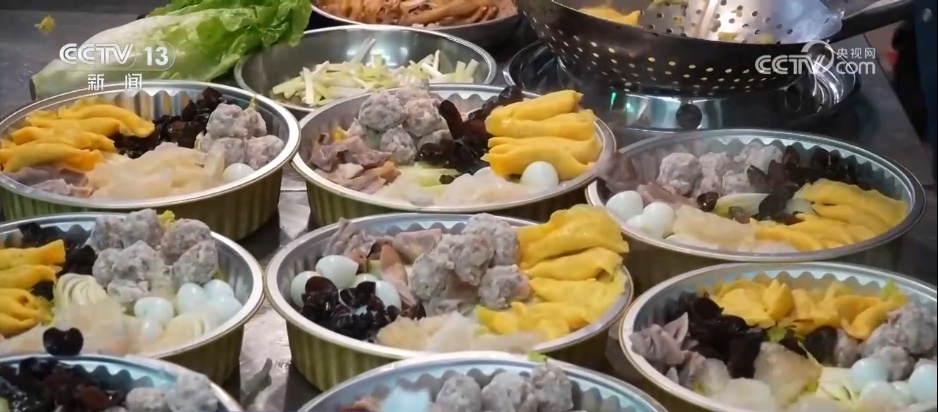 品土菜、看民俗、体验乡土年味 年夜饭新吃法点燃新春消费新热点 品土菜、看民俗、体验乡土年味 年夜饭新吃法点燃新春消费新热点