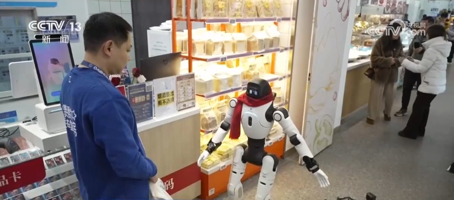 机器人“上岗”为传统新春注入满满科技感 “年经济”更显“科技范儿” 机器人“上岗”为传统新春注入满满科技感 “年经济”更显“科技范儿”