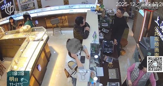 24万金饰没了, 沪一女子急煞！民警: 不对劲, 屋内无翻动痕迹…