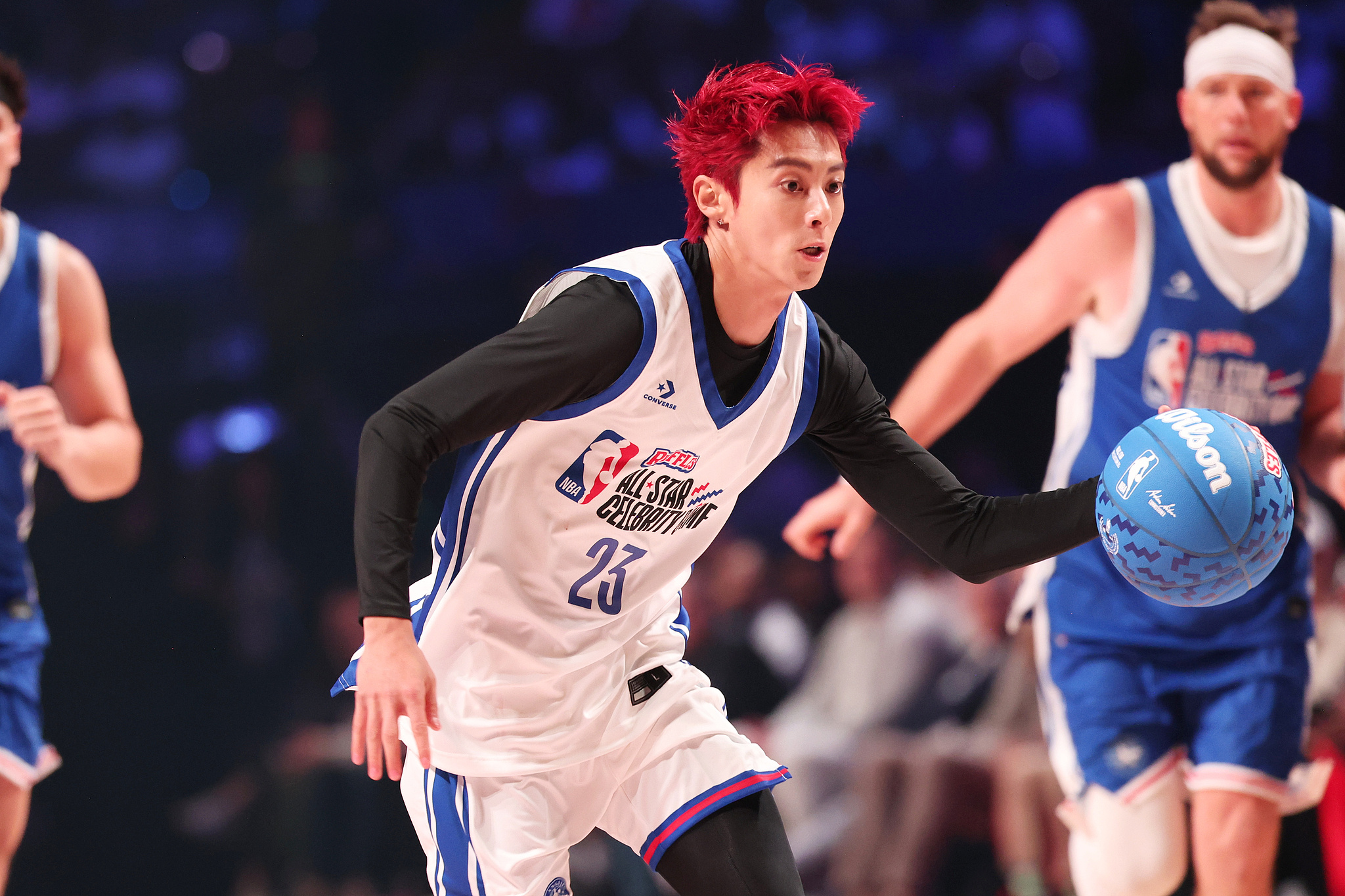 NBA全明星名人赛：王鹤棣10+4 字母哥队力克安东尼队