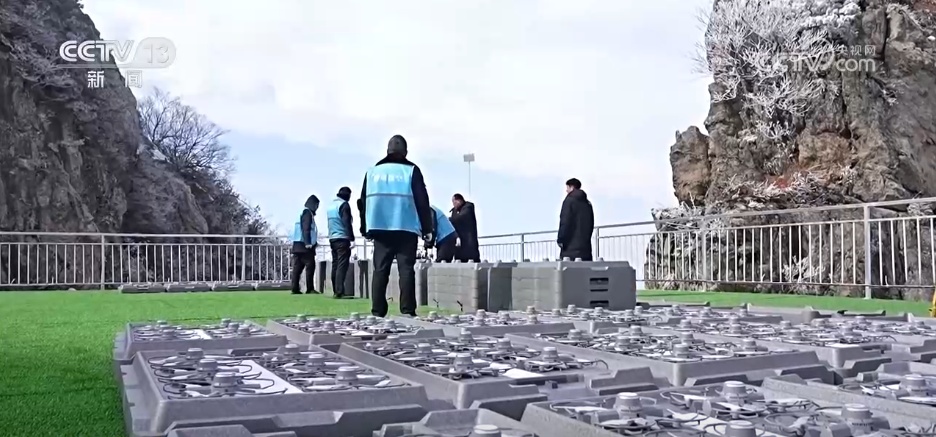 机器人“上岗”为传统新春注入满满科技感 “年经济”更显“科技范儿” 机器人“上岗”为传统新春注入满满科技感 “年经济”更显“科技范儿”