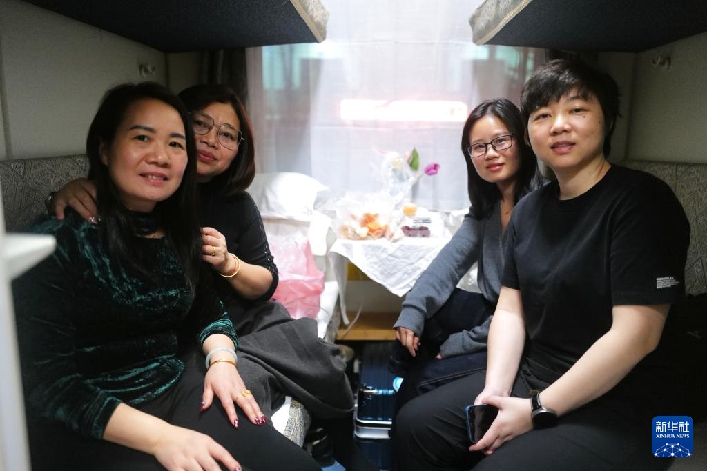 镜头连中外丨中越国际联运旅客列车迎来首个春节客流高峰