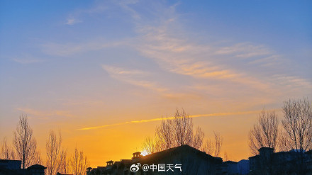 北京节前最后一个工作日现梦幻朝霞