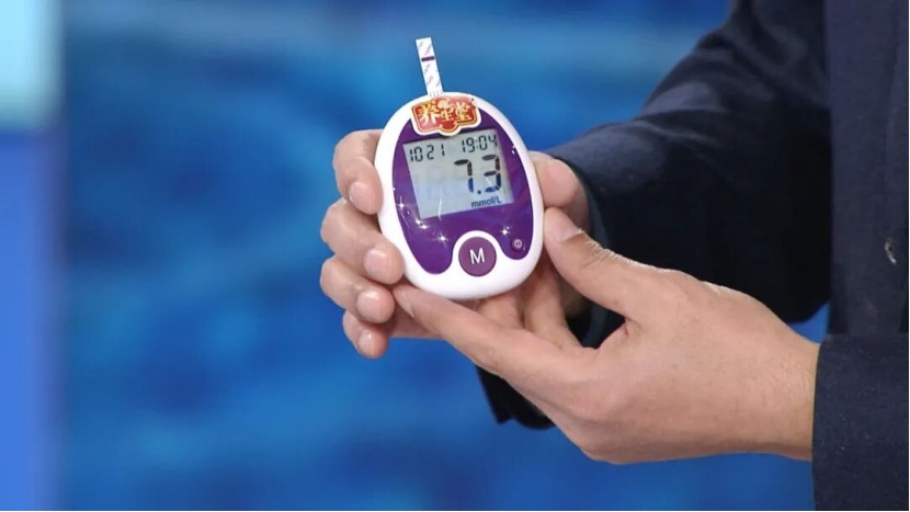 饿一饿年轻5-8岁？这样少吃点儿好处多到想不到，中年人必看→