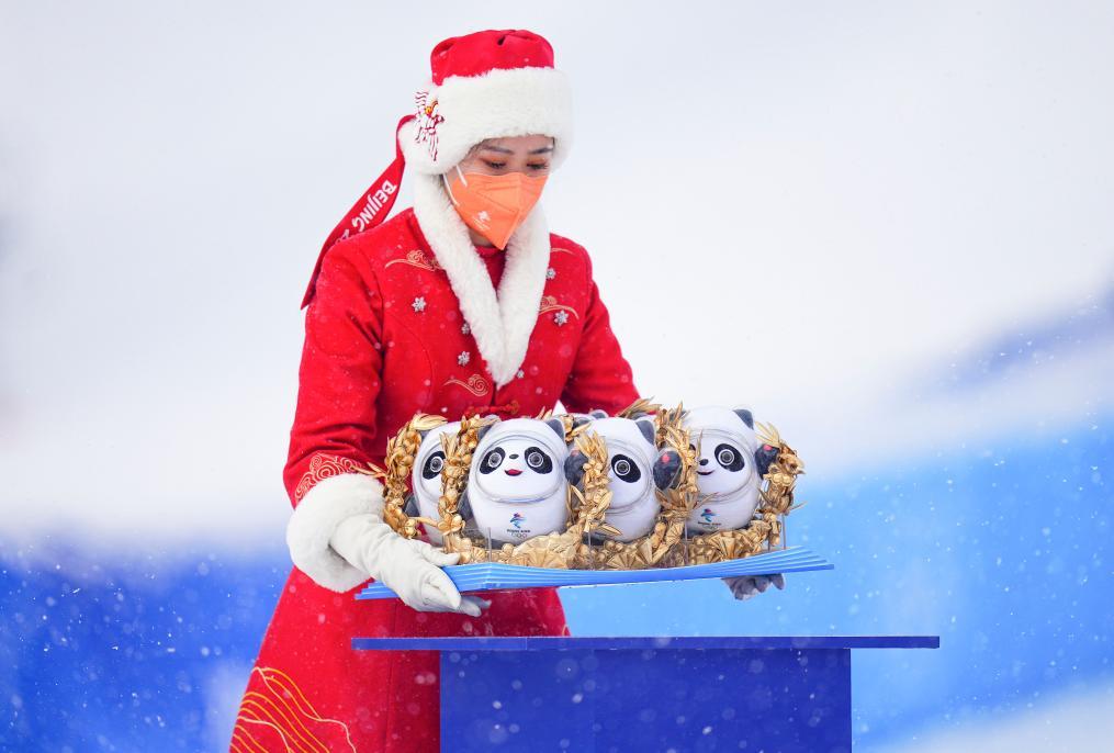 国际奥委会主席捧在手心的这只“熊猫” 依旧是顶流! 国际奥委会主席捧在手心的这只“熊猫” 依旧是顶流!