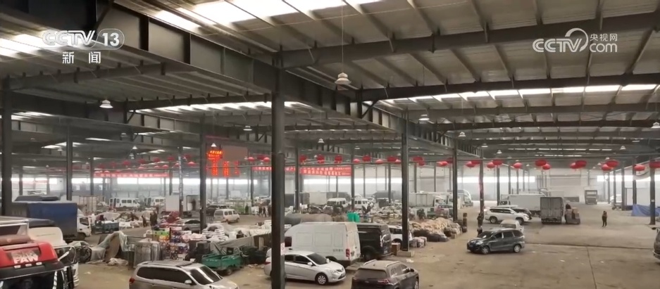 各地果蔬年货市场货足价稳 “菜篮子”新春保供“不断档”