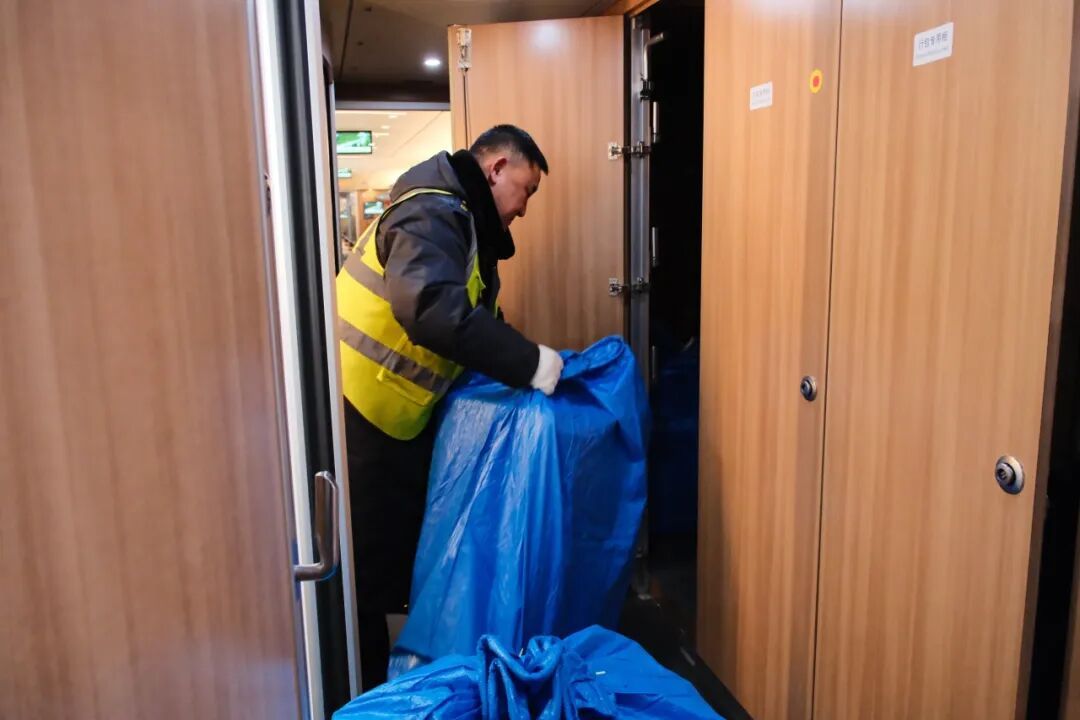 安检仪扫出满屏的“小红心”，到底是啥？