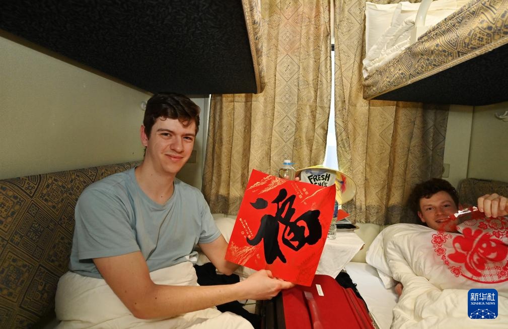 镜头连中外丨中越国际联运旅客列车迎来首个春节客流高峰