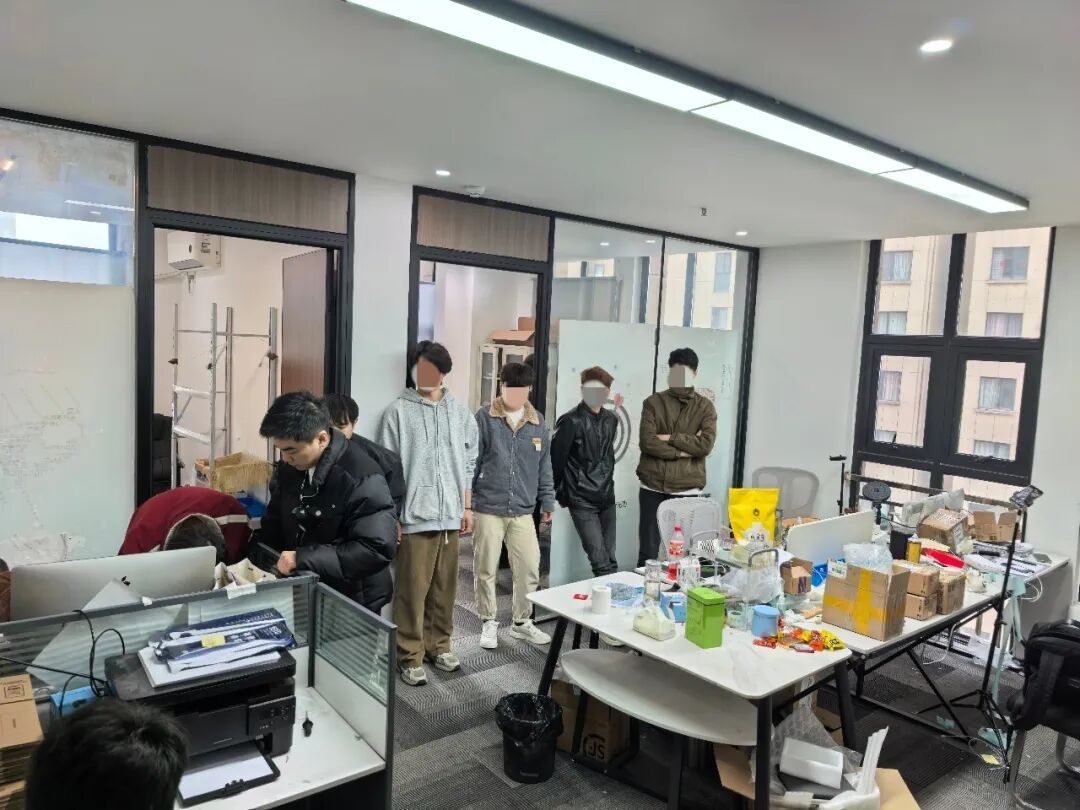 知名大厂员工，兼职犯罪团伙技术核心