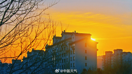 北京节前最后一个工作日现梦幻朝霞