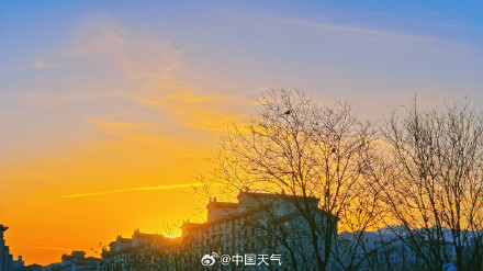 北京节前最后一个工作日现梦幻朝霞