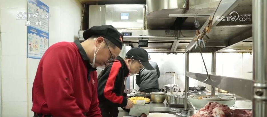 品土菜、看民俗、体验乡土年味 年夜饭新吃法点燃新春消费新热点 品土菜、看民俗、体验乡土年味 年夜饭新吃法点燃新春消费新热点