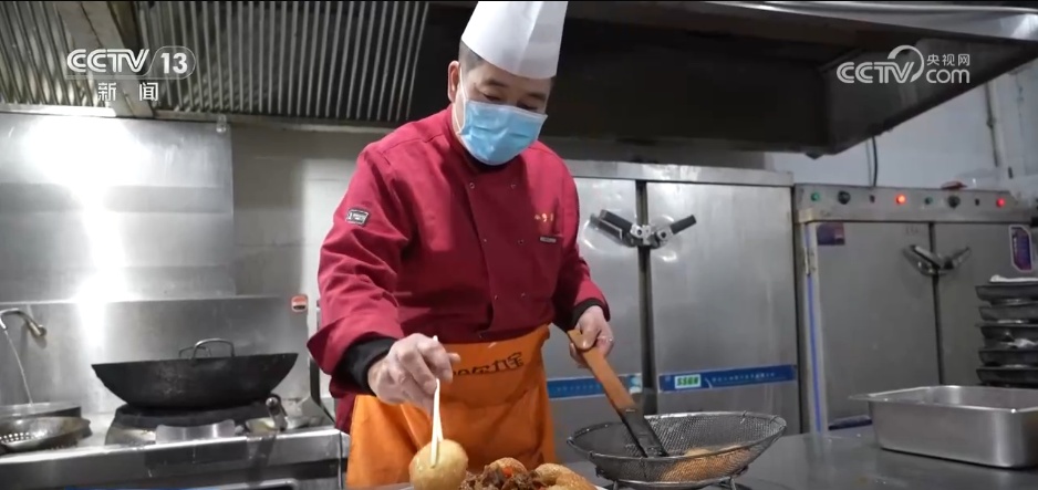 品土菜、看民俗、体验乡土年味 年夜饭新吃法点燃新春消费新热点 品土菜、看民俗、体验乡土年味 年夜饭新吃法点燃新春消费新热点