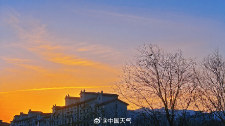 北京节前最后一个工作日现梦幻朝霞