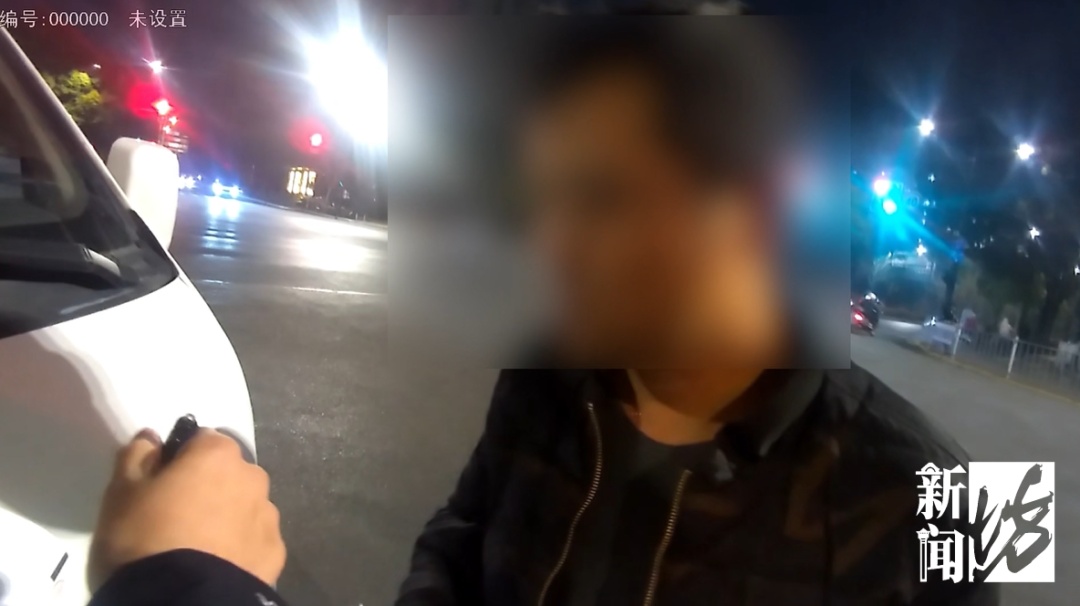 不对劲！上海交警紧急拦停，拉开车门被这一幕惊呆