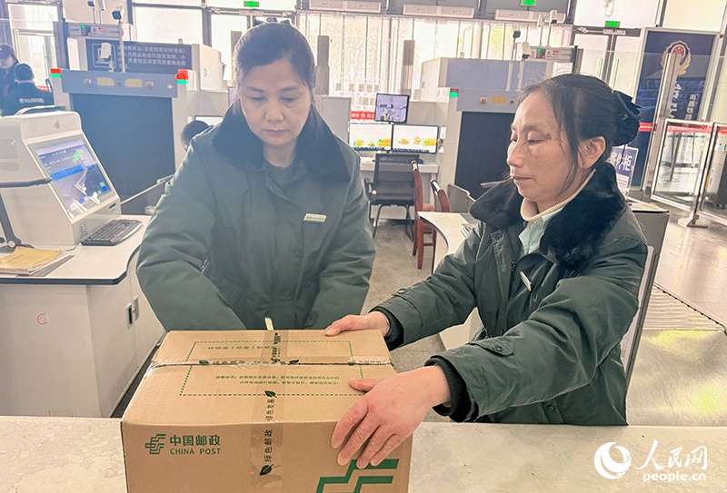 榔头、气钉枪、电钻……他们的“吃饭家伙”，包邮到家！