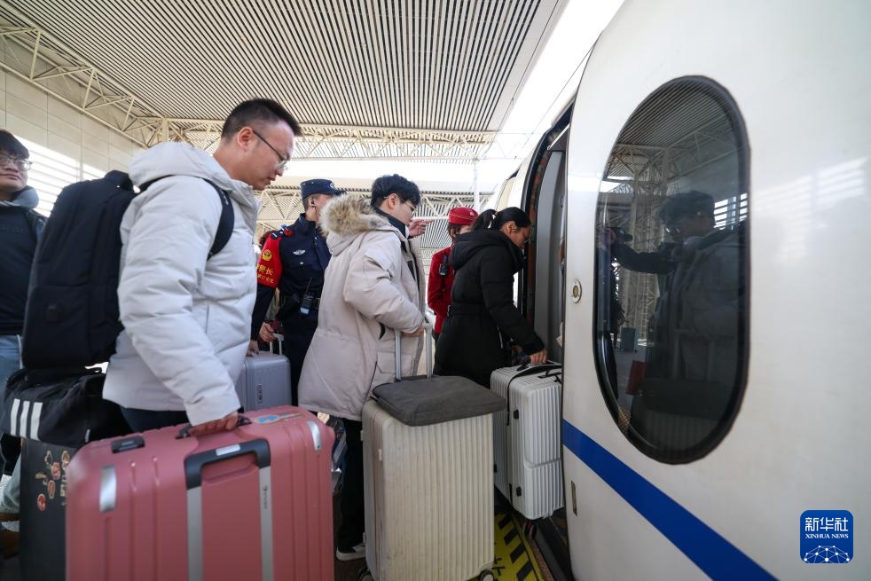 新春走基层丨护送万千乡愁 奔赴团圆之路