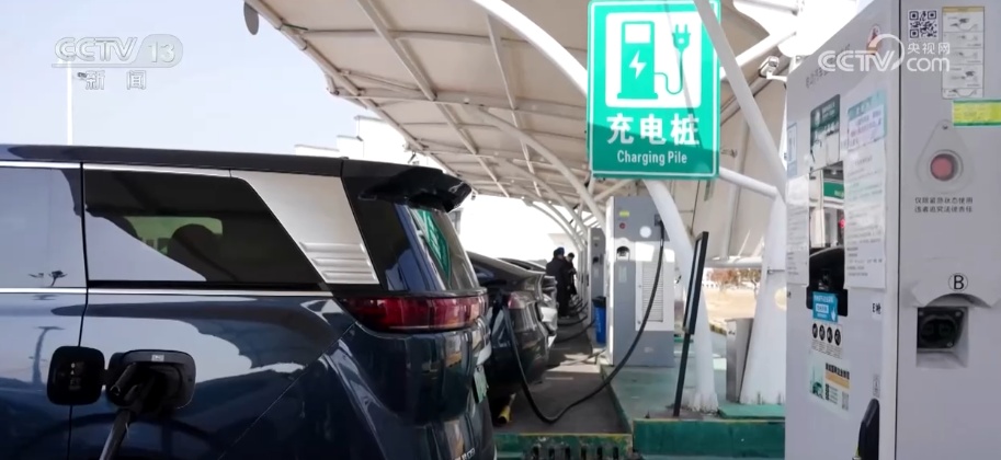 服务上“新”充电“续航”保障春运绿色出行 各部门多措并举护航返乡路 服务上“新”充电“续航”保障春运绿色出行 各部门多措并举护航返乡路