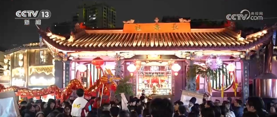 条条街巷皆是舞台、座座古建皆成风景 游客沉浸式“入戏”感受别样新春 条条街巷皆是舞台、座座古建皆成风景 游客沉浸式“入戏”感受别样新春