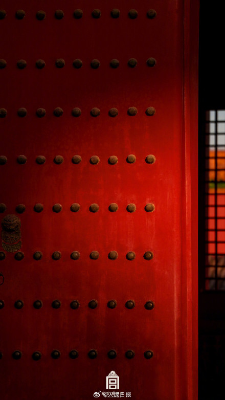 故宫中国红壁纸上新