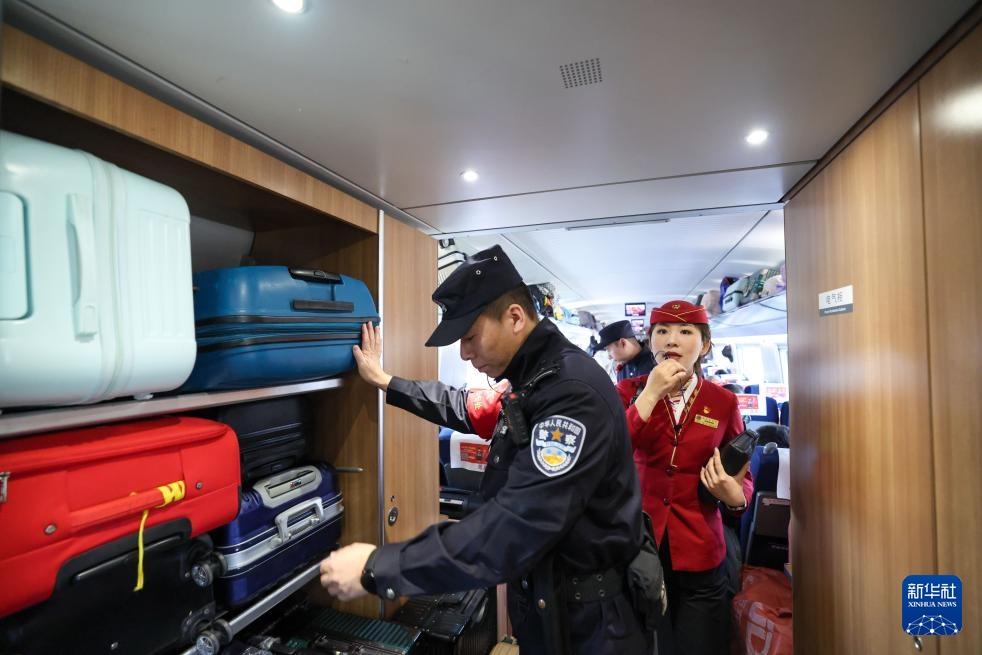 新春走基层丨护送万千乡愁 奔赴团圆之路