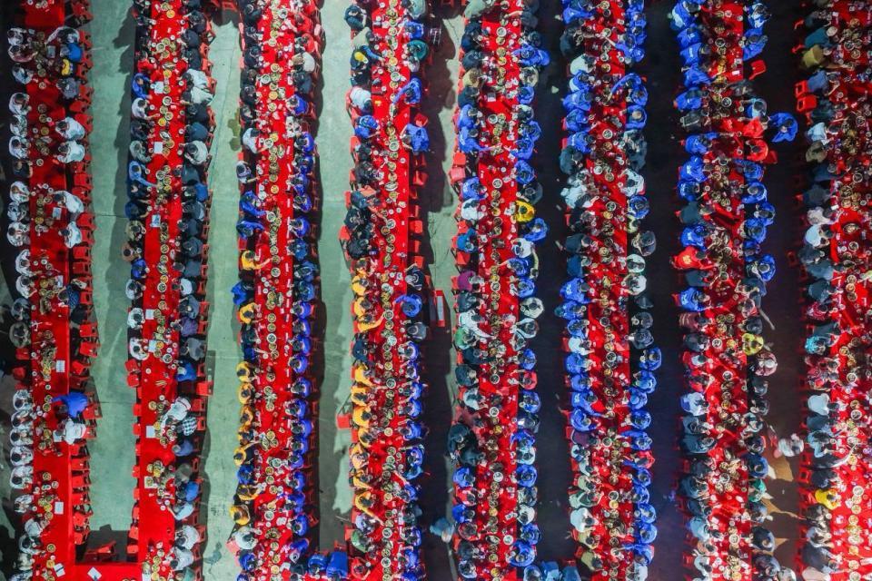 群龙起舞迎新春，江华百家神龙宴年味拉满