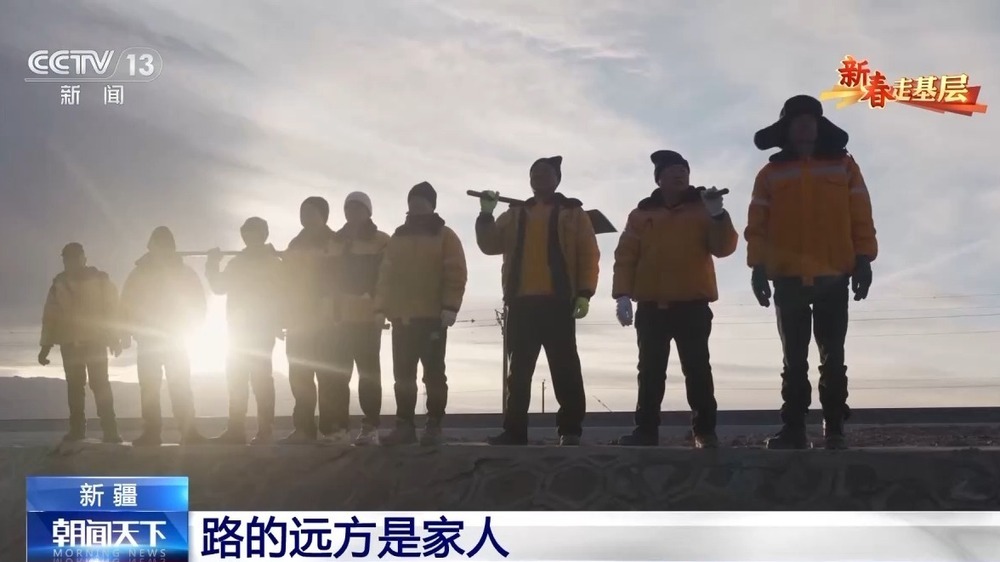 穿行茫茫戈壁 他们为“天梯”清理尘埃 穿行茫茫戈壁 他们为“天梯”清理尘埃