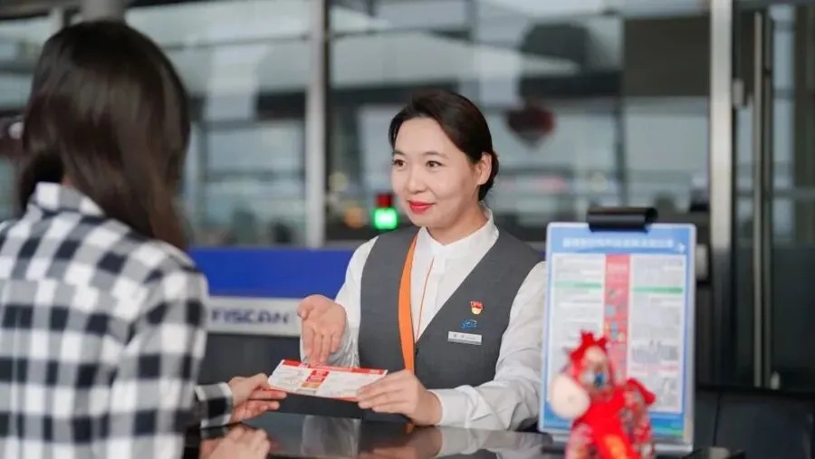 事发上海浦东机场!航班延误,行程只能取消?女子突然崩溃,最牛地服极限改签→ 事发上海浦东机场!航班延误,行程只能取消?女子突然崩溃,最牛地服极限改签→