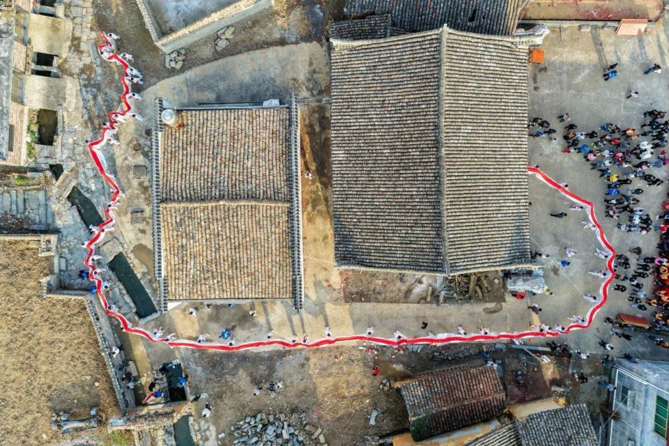 群龙起舞迎新春，江华百家神龙宴年味拉满