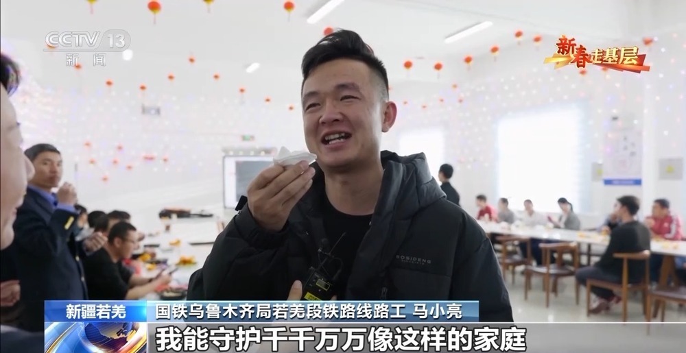 穿行茫茫戈壁 他们为“天梯”清理尘埃 穿行茫茫戈壁 他们为“天梯”清理尘埃