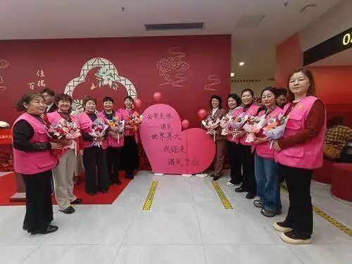 2月14日，郑州1618对新人登记结婚，全省第一