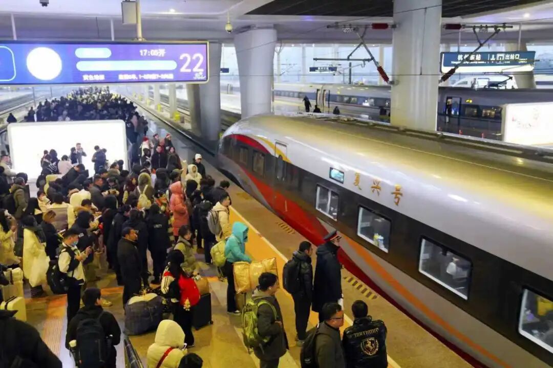 预计发送旅客288万人次!春节假期第1天,长三角铁路客流保持高位运行 预计发送旅客288万人次!春节假期第1天,长三角铁路客流保持高位运行