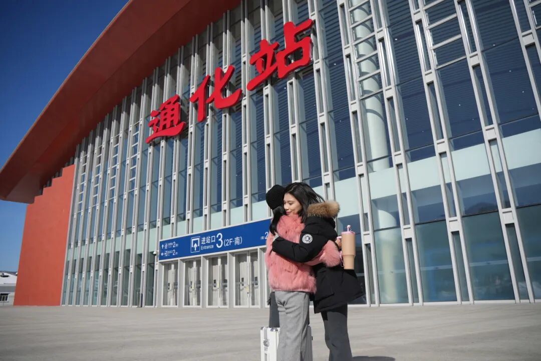 高铁1小时到家,团圆不再遥远 高铁1小时到家,团圆不再遥远