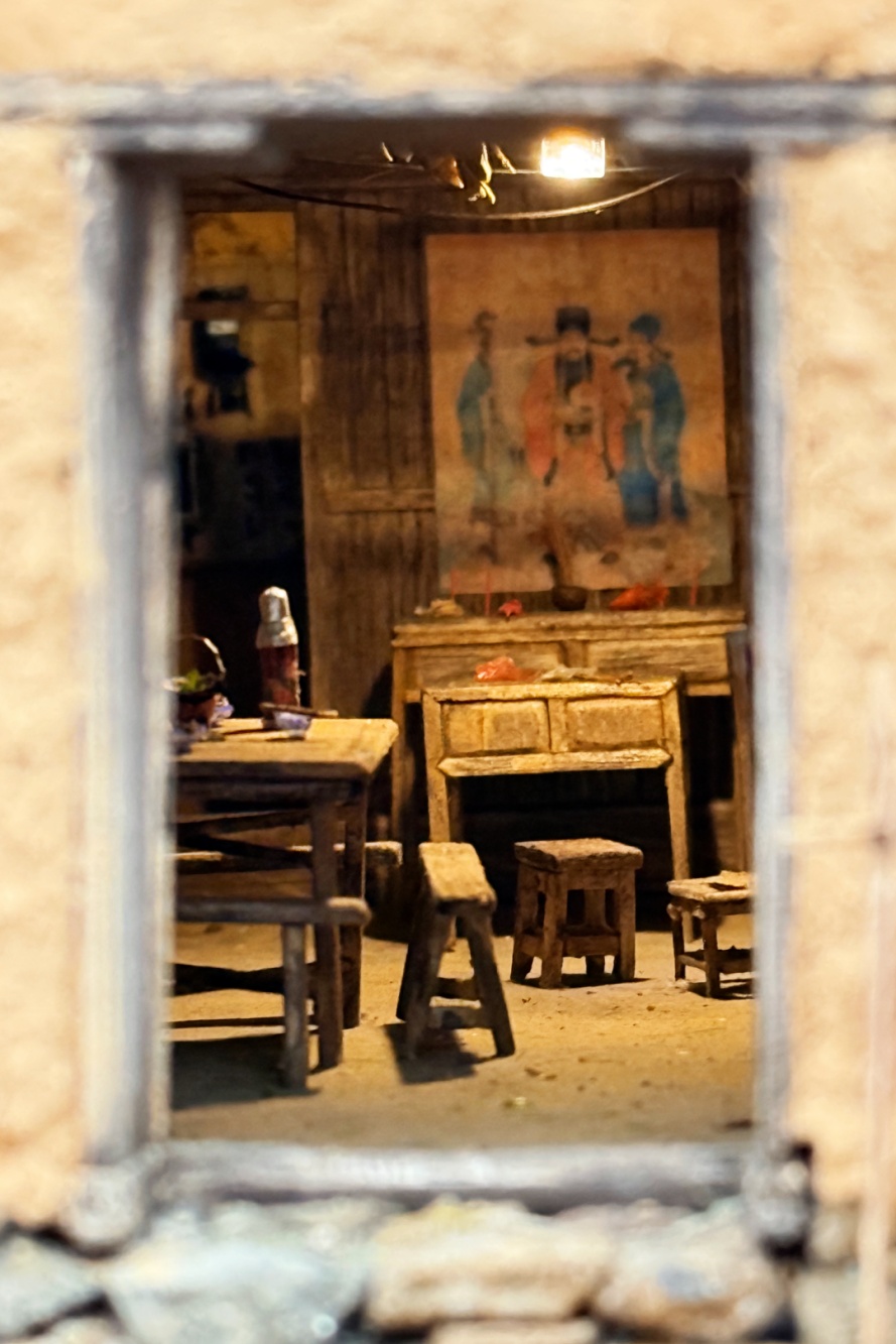 浙江男子为乡愁造了一座微缩老屋，看哭无数网友