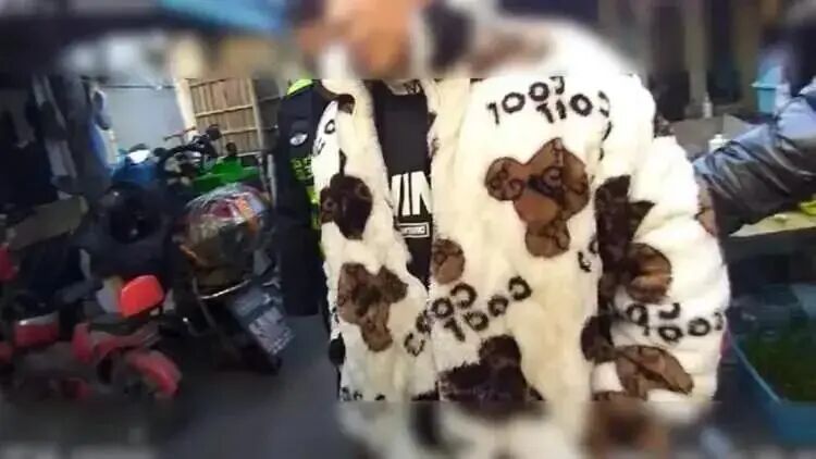 上海女子晾在楼道16斤咸肉被偷,心疼报警 上海女子晾在楼道16斤咸肉被偷,心疼报警