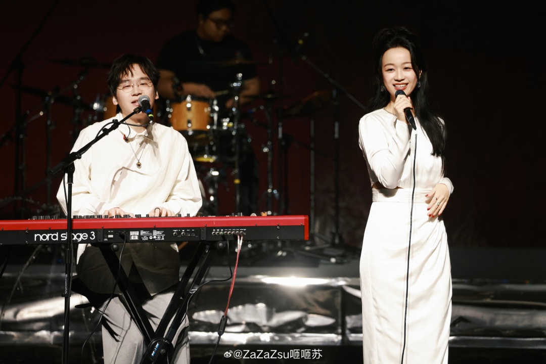 王菲将六登春晚 坚持歌曲“一个字都不要改” 原唱系“北大学霸乐队” 王菲将六登春晚 坚持歌曲“一个字都不要改” 原唱系“北大学霸乐队”