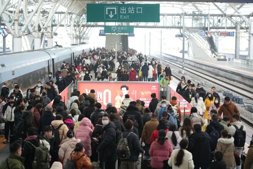 一到春运，高铁站失物招领处又“爆仓”了