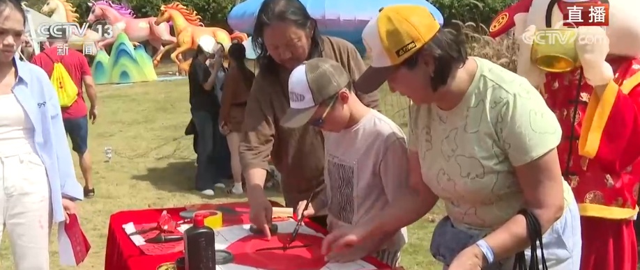 旅游旺季叠加“封关”热潮 自贸港开放喜迎客 丝路欢腾贺新春