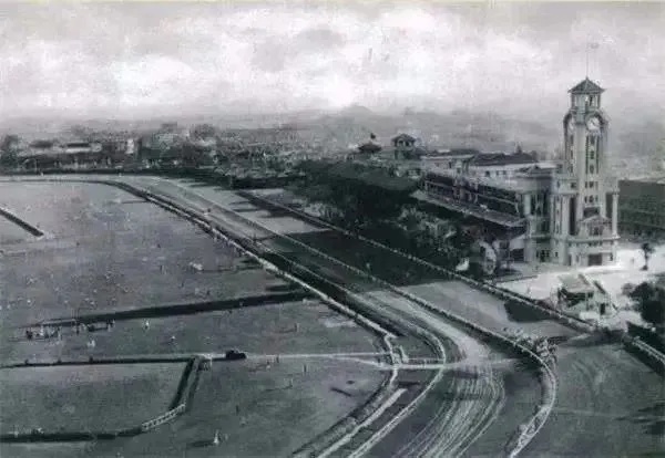 做好美甲、积极干饭,百万身价的赛马这样过春节 | 沪上寻马记 做好美甲、积极干饭,百万身价的赛马这样过春节 | 沪上寻马记