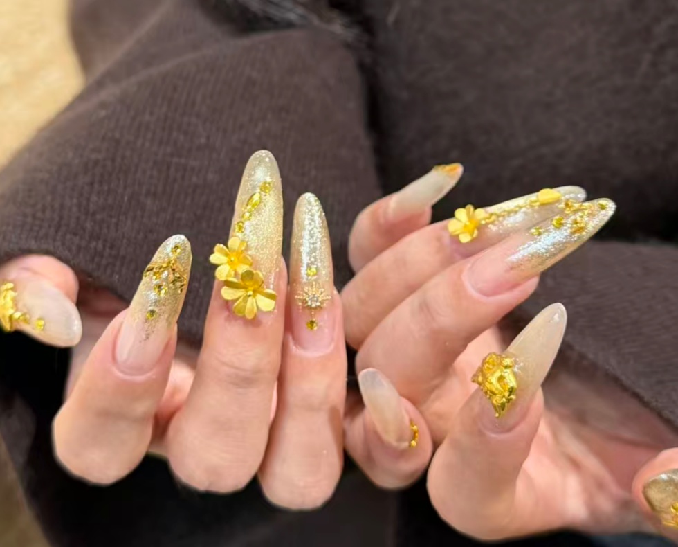 突然火了！今年春节流行做“黄金甲”，有人花了4万元！网友：随便丢一个几千元没了