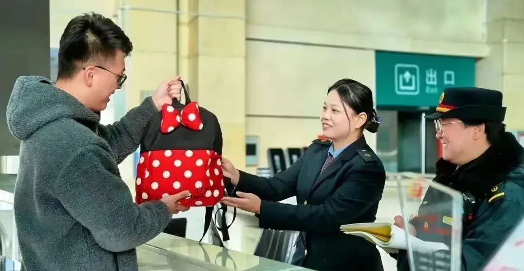 一到春运，高铁站失物招领处又“爆仓”了